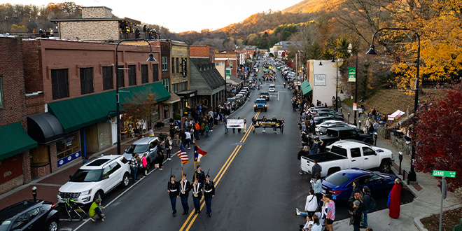 Homecoming parade on King Street