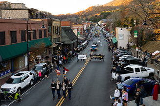 Homecoming parade on King Street